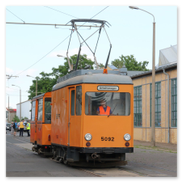 Schienenschleiftriebwagen 5092 mit Gleismessfahrzeug 5600